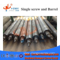 Vertical injection molding machine screw and barrel